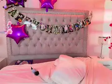 Chaturbate Live Sex Cam of lia_adamsss