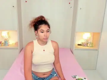 Chaturbate Watch Live Sex Cams of trishamoon