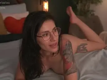 Chaturbate Best live sex cam show of alyonaqueen_