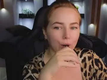 Chaturbate Free Porn Cam of mira_mermayd
