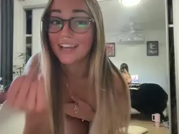 Chaturbate Adult Webcams of luvlivvyy