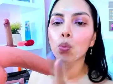 Chaturbate Live Sex of evelinn_belen