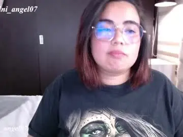 Chaturbate Nude Webcam of yini_angel07