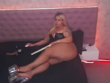 Chaturbate Live Sex Cam of guess__whoo