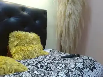 Chaturbate Live Sex Cam of melinnalow