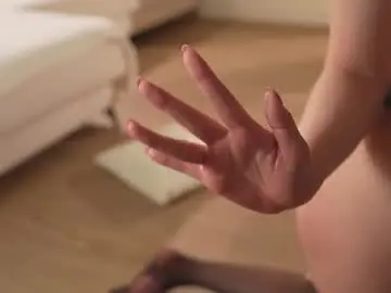 Chaturbate Free Porn Cam of villanelle_l