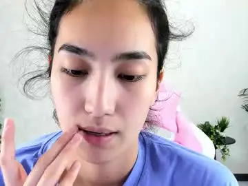 Chaturbate Watch Live Sex Cams of kira_lilian