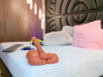 Chaturbate Adult Video Chat of sarahgrey18