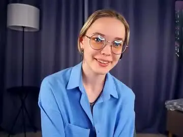 Chaturbate Live Sex Cam of deannmaslen