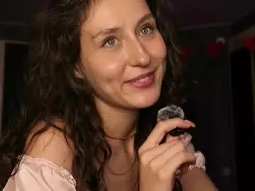 Chaturbate Live Sex Cam of candyfeatcrush