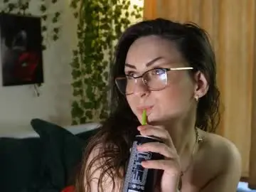 Chaturbate Live Sex Cam of naughtyhomemade17
