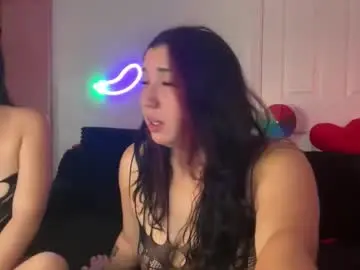 Chaturbate Live Sex Cam of nina_lovez