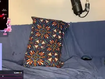 Chaturbate Live Sex Cam of ahsleysnow