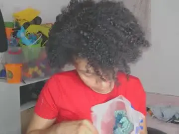 Chaturbate Live Sex Cam of shayna_cute