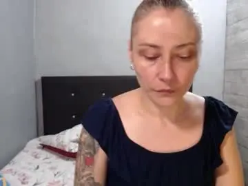 Chaturbate Live Sex Cam of caro_milf_