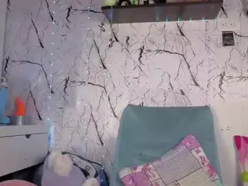 Chaturbate Watch Live Sex Cams of isisjones18