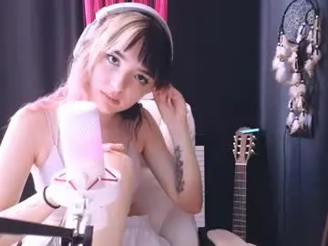 Chaturbate Live Sex Cam of avi_nile