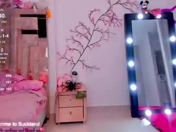 Chaturbate Nude Webcam of hilary_jones_22