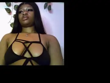 Chaturbate Free Porn Cam of petite_queen19
