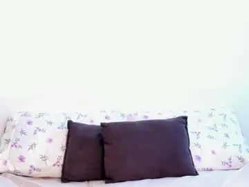 Chaturbate Live Sex Cam of serena__lux18