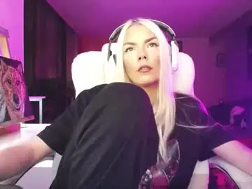 Chaturbate Watch Live Sex Cams of tinykylie