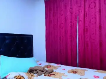 Chaturbate Live Sex Cam of vallery_evanss