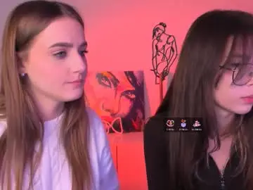 Chaturbate Live Sex Cam of aria_moo