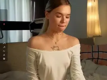 Chaturbate Live Sex Cam of adelgymnastycs