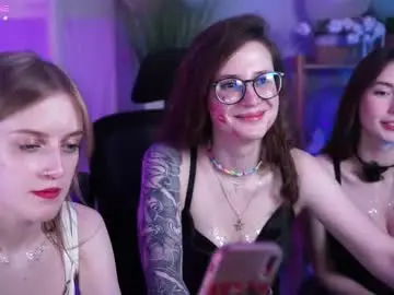 Chaturbate Watch Live Sex Cams of oliviamcclean