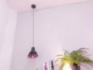Chaturbate Live Sex Cam of bellota_flak