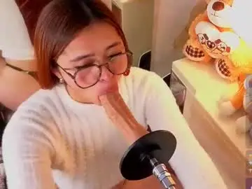 Chaturbate Watch Live Sex Cams of milleyjones_
