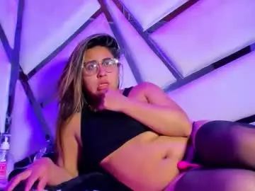 Chaturbate Nude Webcam of dollyjuicy1