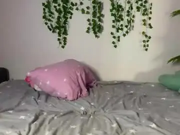 Chaturbate Live Sex Cam of elli_harmon