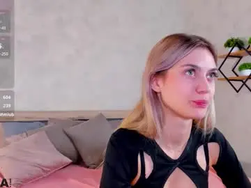 Chaturbate Best live sex cam show of cherry_pr1ce