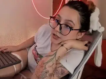 Chaturbate Watch Live Sex Cams of hazelbrownn23