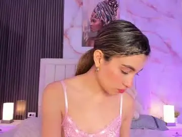 Chaturbate Live Sex Cam of devine_simone