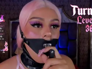 Chaturbate Best live sex cam show of soffiqueen
