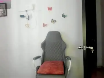 Chaturbate Live Sex of nala_j08