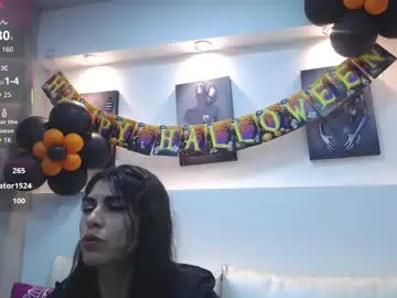 Chaturbate Best live sex cam show of melodiroux_