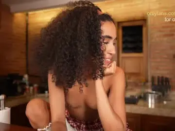 Chaturbate Best live sex cam show of amnie_