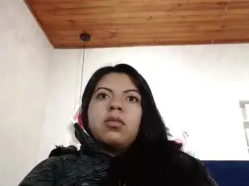 Chaturbate Live Sex Cam of karolineburnx