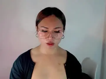 Chaturbate Live Sex Cam of urdoll_trixie