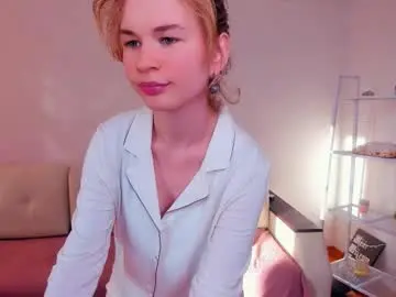 Chaturbate Live Sex Cam of silverray_ofmoon