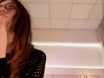 Chaturbate Sex Cam of _emiliaa_