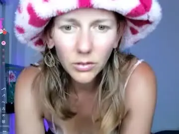Chaturbate Free Porn Cam of jasminedaze888
