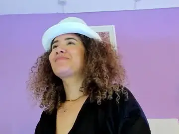 Chaturbate Live Sex of charlotte1117