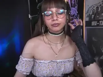 Chaturbate Live Sex Cam of elle_uwu