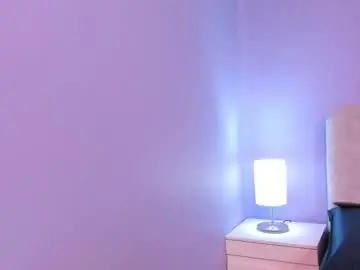 Chaturbate Live Sex Cam of ivy_petit