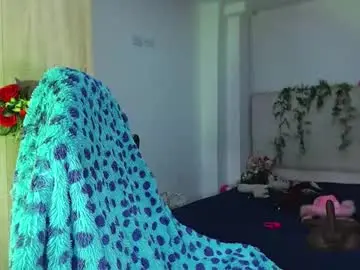 Chaturbate Live Sex Cam of maddiiebrooks