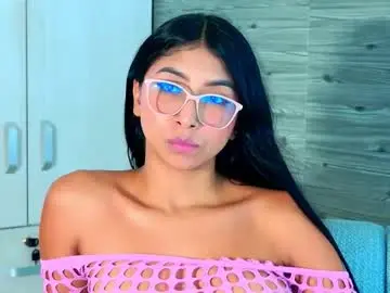 Chaturbate Live Sex Cam of maraa_fox